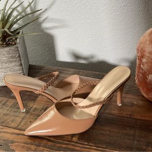 Dark tan heel